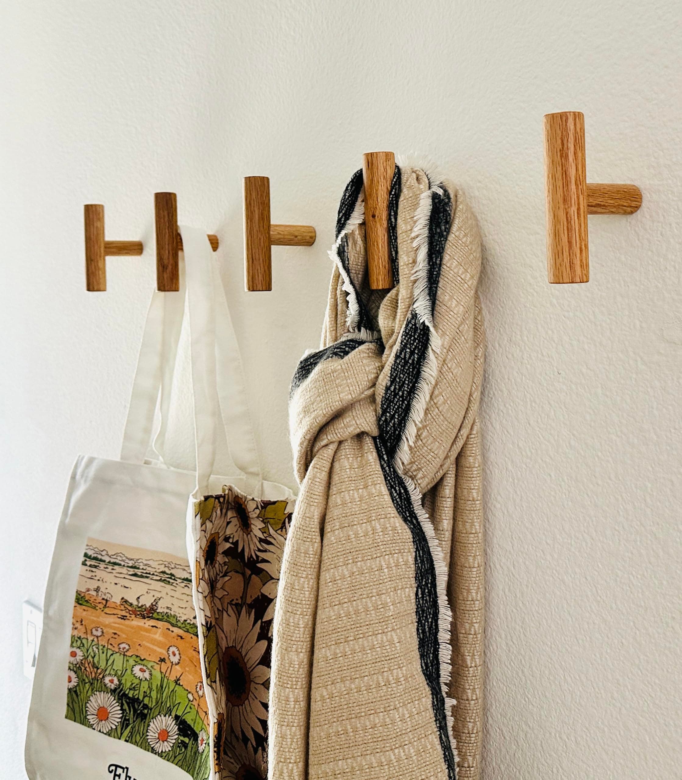 Sturdy Natural Oak Wooden Coat Hooks, Holds Up to 7lbs - Pack of 5
